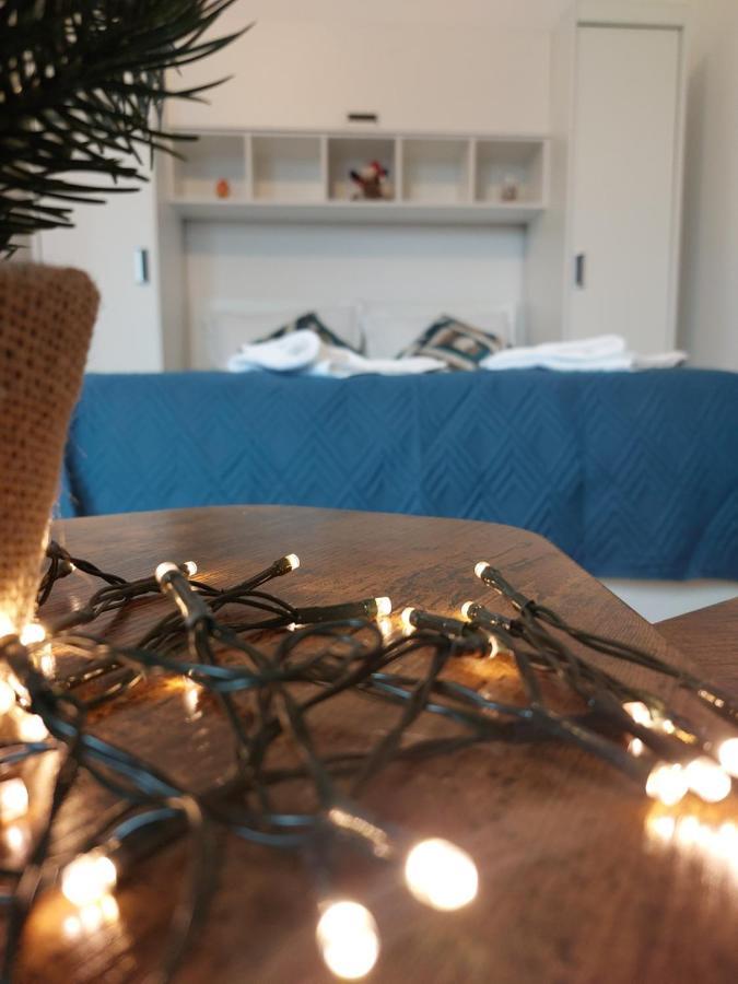 Snug Apartments - Private Parking Near Downtown Braşov Buitenkant foto